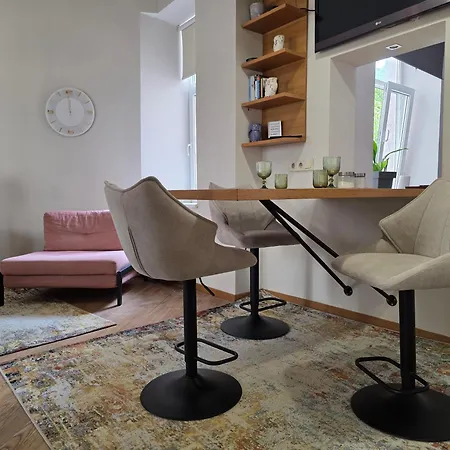 Apartment In The Heart Of Old